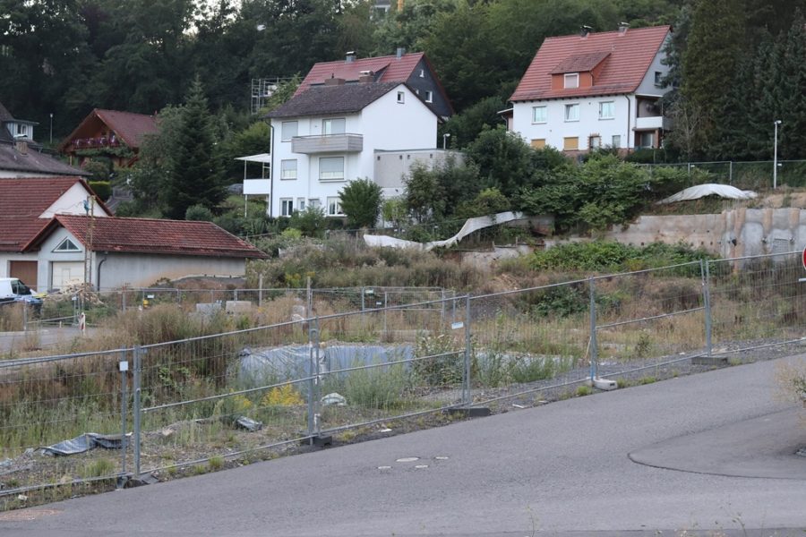 Leere Baugrube in Melsungen